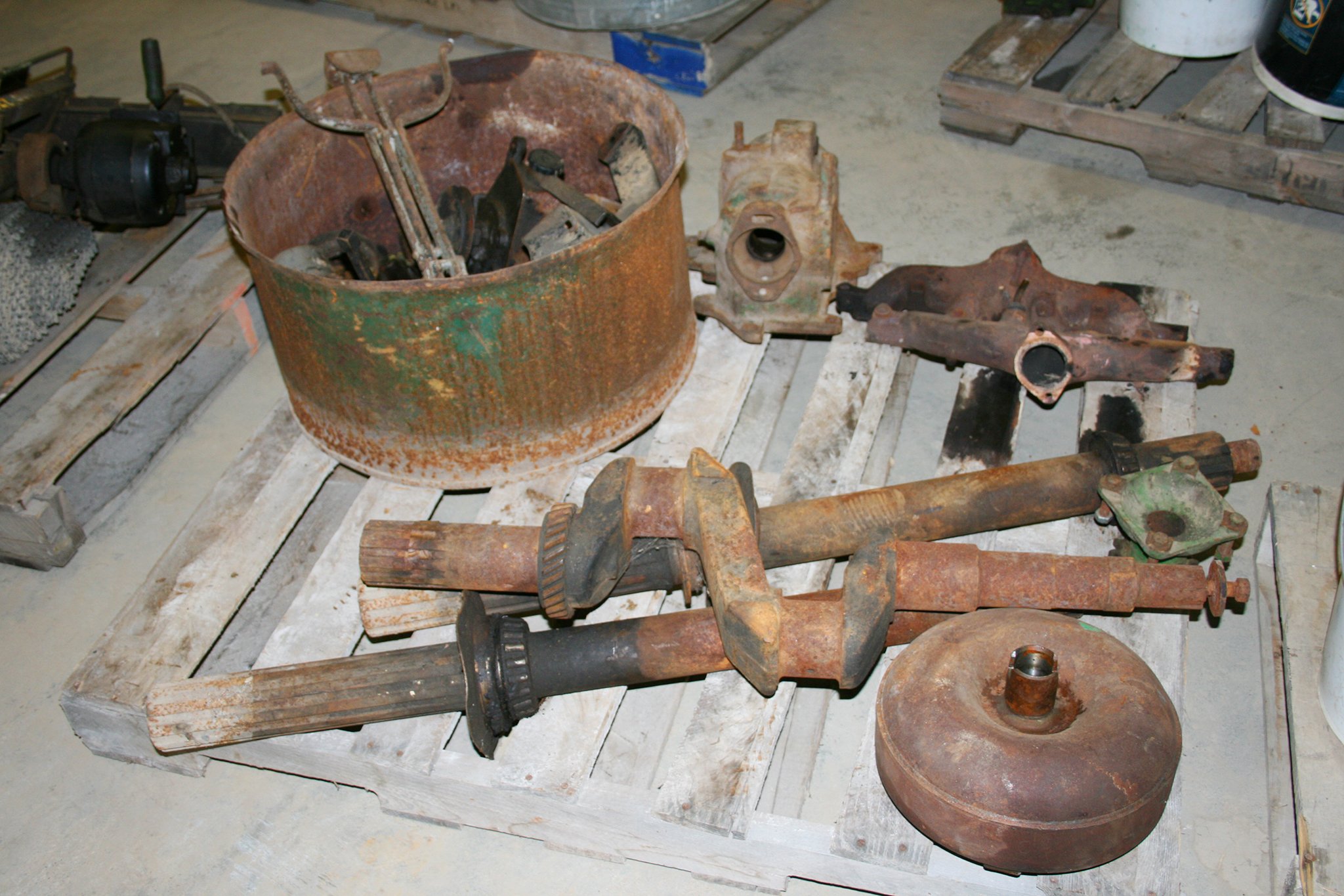 Property photo 75 - ESTATE AUCTION, Farm Equipment, Antiques & Collectibles, JD Parts & Tools