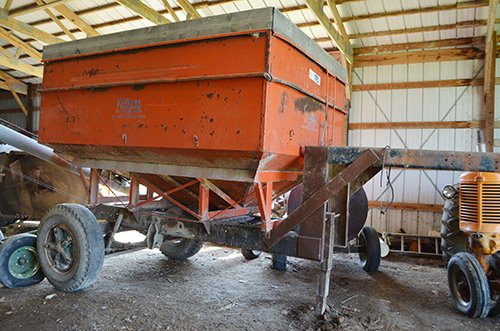 Property photo 12 - FARM EQUIPMENT AUCTION, ANTIQUE & VINTAGE TRACTORS