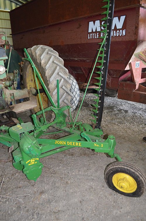 Property photo 33 - FARM EQUIPMENT AUCTION, ANTIQUE & VINTAGE TRACTORS