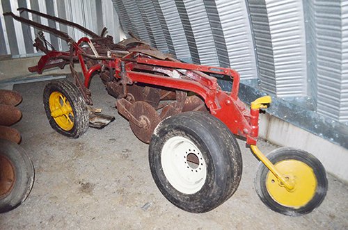 Property photo 18 - FARM EQUIPMENT AUCTION, ANTIQUE & VINTAGE TRACTORS