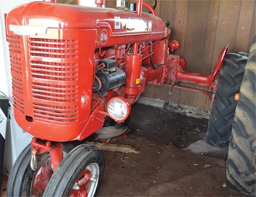 Property photo 3 - FARM EQUIPMENT AUCTION, ANTIQUE & VINTAGE TRACTORS