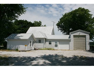 Property photo 4 - REAL ESTATE & PERSONAL PROPERTY AUCTION, 3 Bedroom Country Home on 2.7+/- Acres