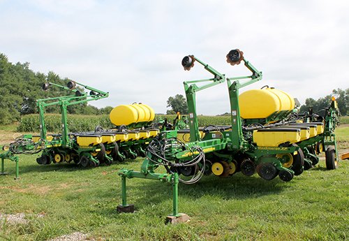 Property photo 30 - FARM EQUIPMENT WAGGONER AUCTION