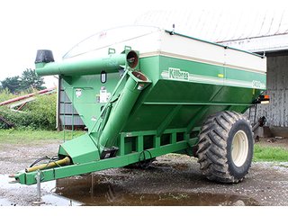Property photo 11 - FARM EQUIPMENT WAGGONER AUCTION