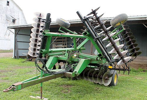 Property photo 61 - FARM EQUIPMENT WAGGONER AUCTION
