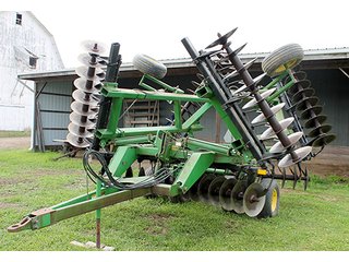 Property photo 61 - FARM EQUIPMENT WAGGONER AUCTION