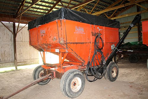 Property photo 16 - FARM EQUIPMENT WAGGONER AUCTION