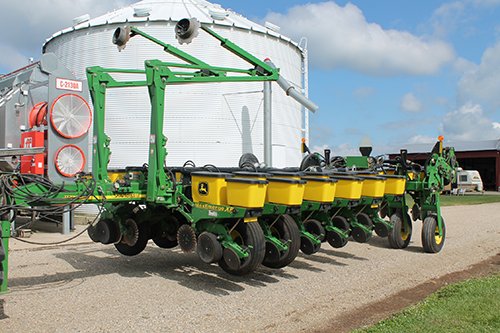 Property photo 29 - FARM EQUIPMENT HAULMAN AUCTION