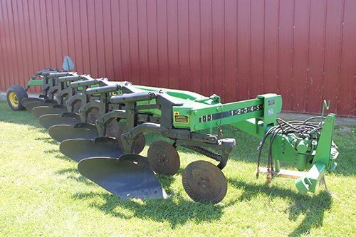 Property photo 21 - FARM EQUIPMENT HAULMAN AUCTION