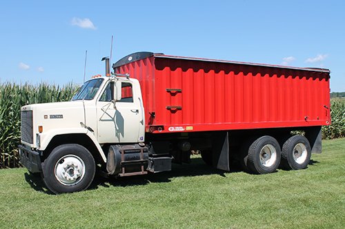 Property photo 50 - FARM EQUIPMENT HAULMAN AUCTION