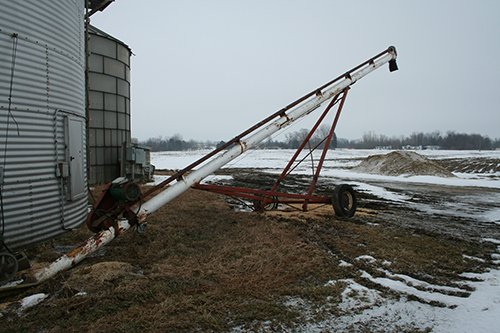 Phillips Equipment - FARM EQUIPMENT AUCTION, 2 AUCTION IN 1!!