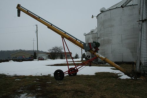 Phillips Equipment - FARM EQUIPMENT AUCTION, 2 AUCTION IN 1!!