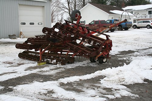 Phillips Equipment - FARM EQUIPMENT AUCTION, 2 AUCTION IN 1!!
