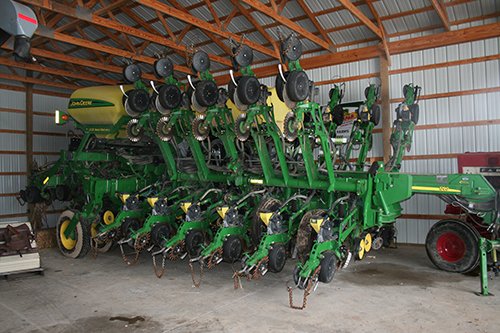 Phillips Equipment - FARM EQUIPMENT AUCTION, 2 AUCTION IN 1!!