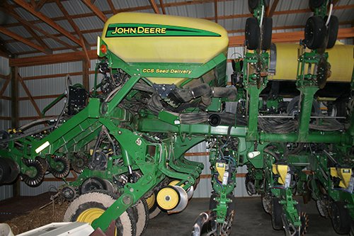 Phillips Equipment - FARM EQUIPMENT AUCTION, 2 AUCTION IN 1!!
