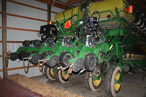 Phillips Equipment - FARM EQUIPMENT AUCTION, 2 AUCTION IN 1!!