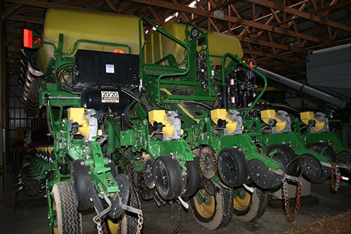 Phillips Equipment - FARM EQUIPMENT AUCTION, 2 AUCTION IN 1!!