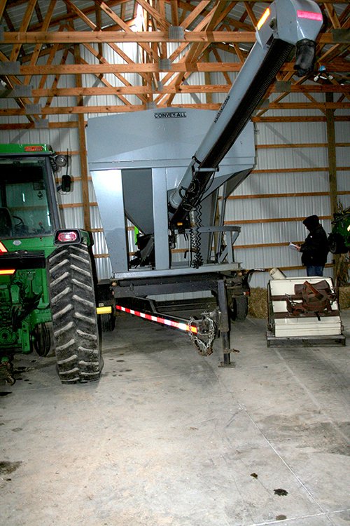 Phillips Equipment - FARM EQUIPMENT AUCTION, 2 AUCTION IN 1!!