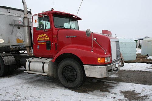 Phillips Equipment - FARM EQUIPMENT AUCTION, 2 AUCTION IN 1!!