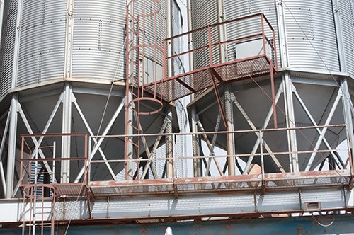 Property photo 1 - FERTILIZER EQUIPMENT AUCTION, Harvest Land Co-Op - 2 Locations, Same Day