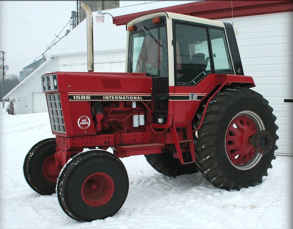EQUIPMENT AUCTIONSuperior Dairy Farms & Other in St. Joseph County, Michigan