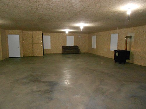 guest area of comapny shed - REAL ESTATE AUCTION-25 ACRES OFFERED IN 2 TRACTS IN NE ALLEN COUNTY