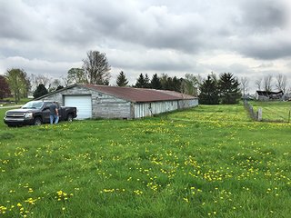 Mixture of tillable & wooded land including hog facility. - Hog Facility and Mixture of Tillable and Wooded Land