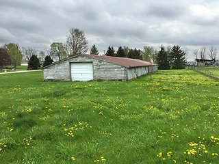 Mixture of tillable & wooded land including hog facility. - Hog Facility and Mixture of Tillable and Wooded Land