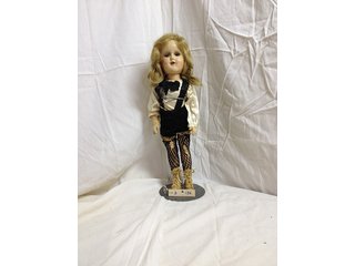 BOX 11 - PERSONAL PROPERTY AUCTION IN WHITLEY COUNTY, INDIANA