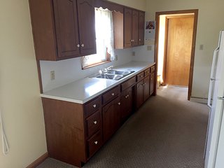 Property photo 14 - REAL ESTATE AUCTION - 3 BDRM HOME ON 1.78 ACRE LOT W/POND IN ALLEN CO., IN