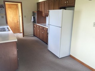 Property photo 15 - REAL ESTATE AUCTION - 3 BDRM HOME ON 1.78 ACRE LOT W/POND IN ALLEN CO., IN