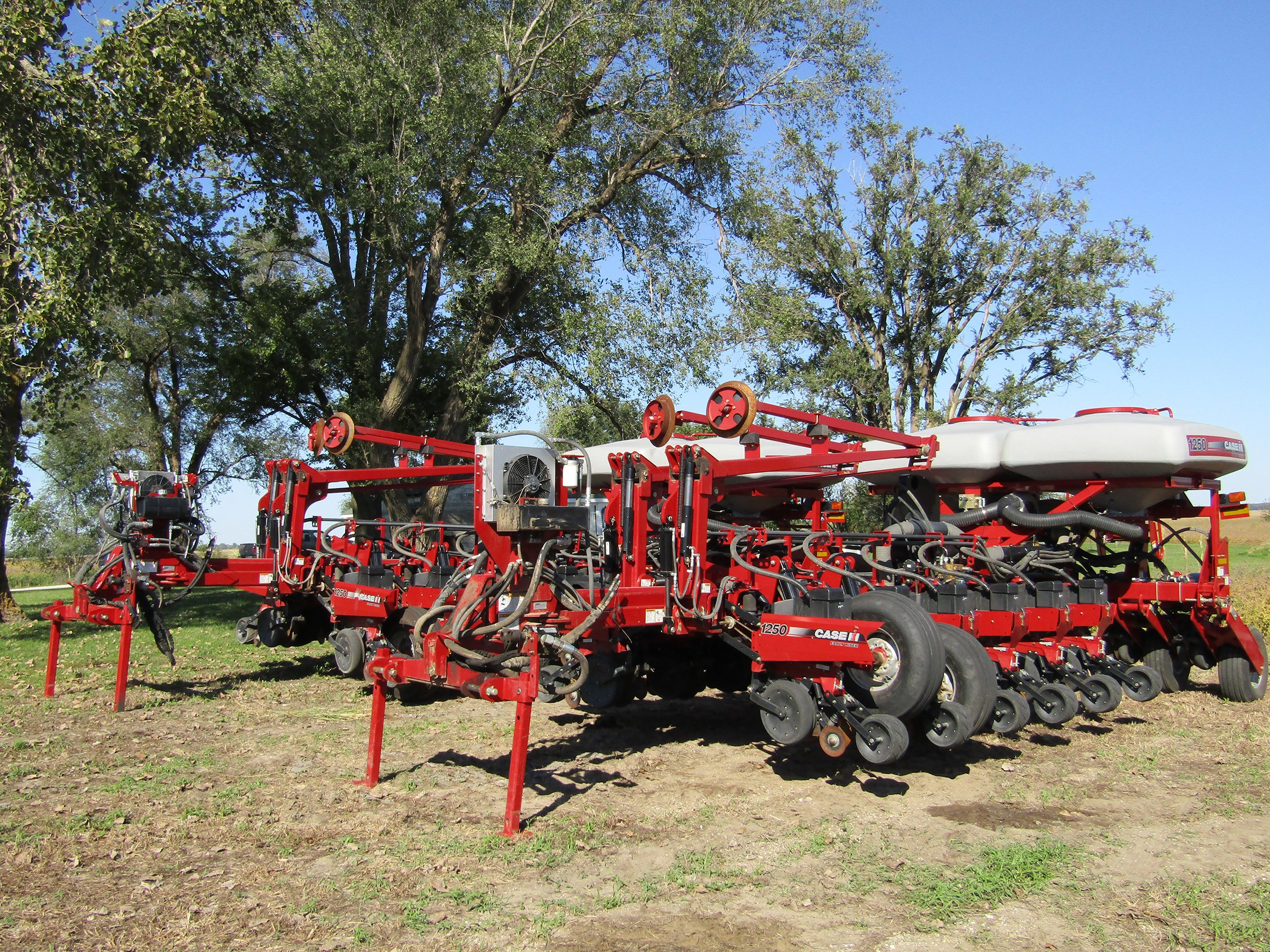 Property photo 19 - FARM EQUIPMENT AUCTION IN FULTON COUNTY, ILLINOIS