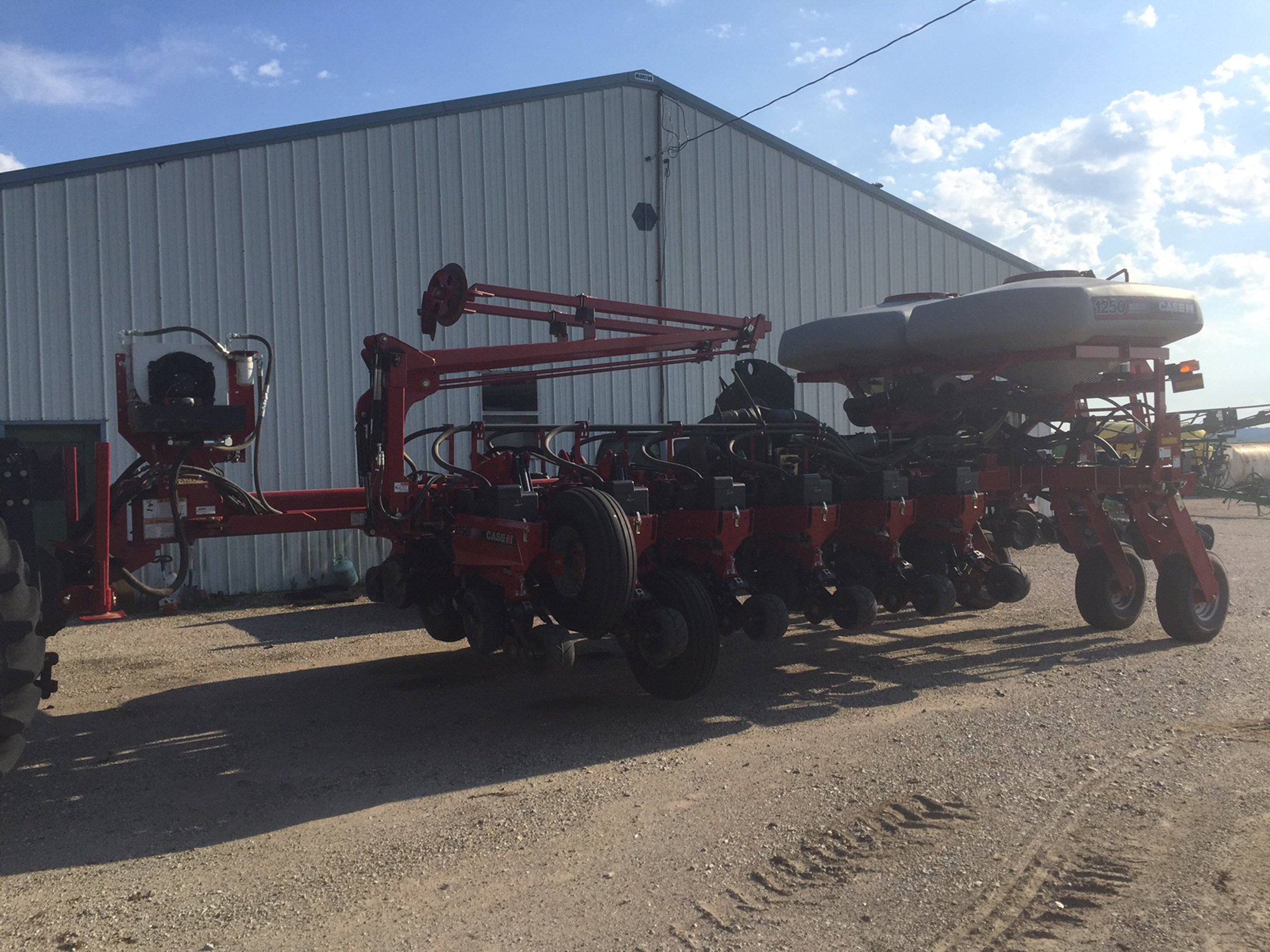 Property photo 18 - FARM EQUIPMENT AUCTION IN FULTON COUNTY, ILLINOIS
