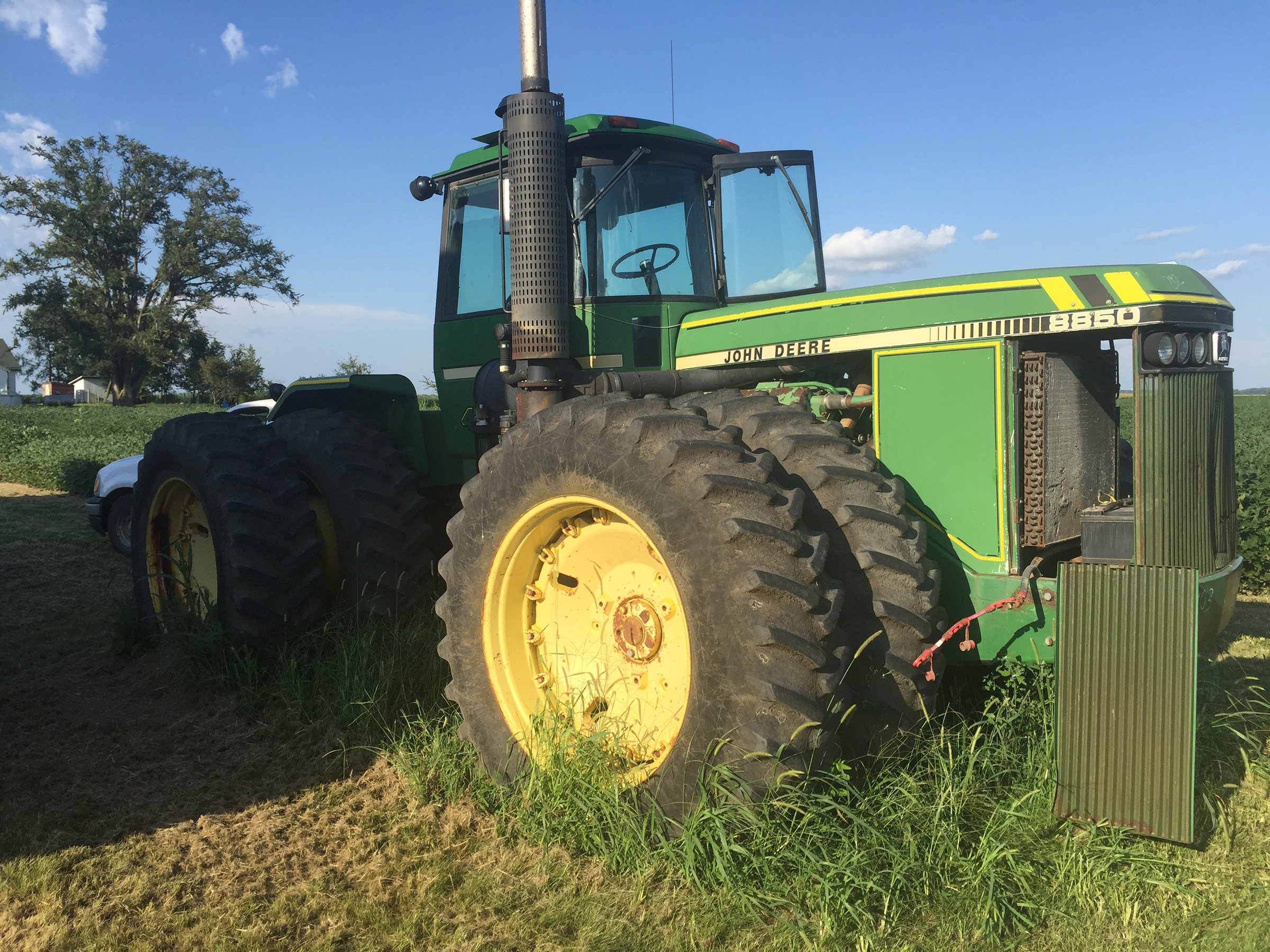 Property photo 1 - FARM EQUIPMENT AUCTION IN FULTON COUNTY, ILLINOIS