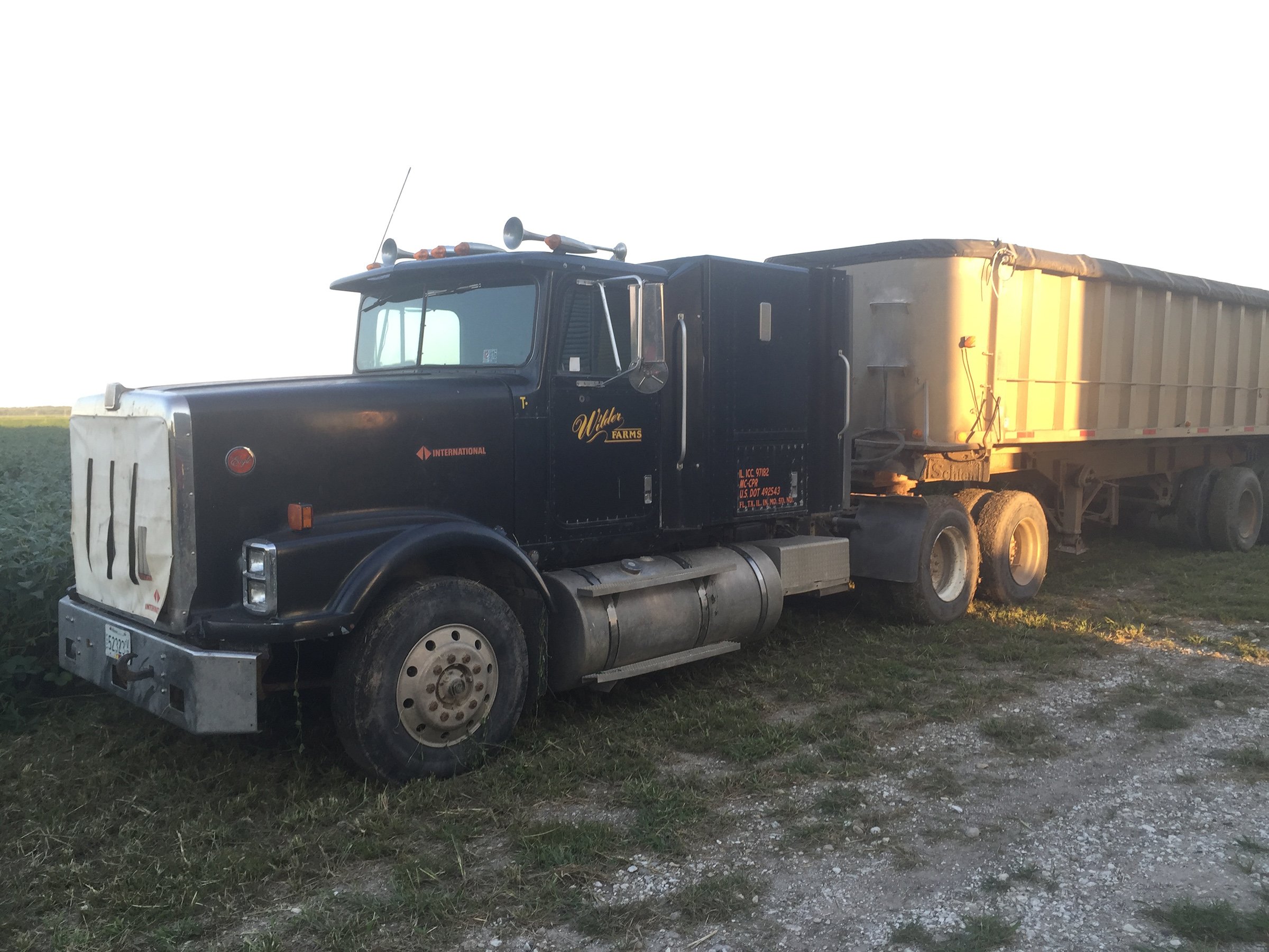 Property photo 26 - FARM EQUIPMENT AUCTION IN FULTON COUNTY, ILLINOIS