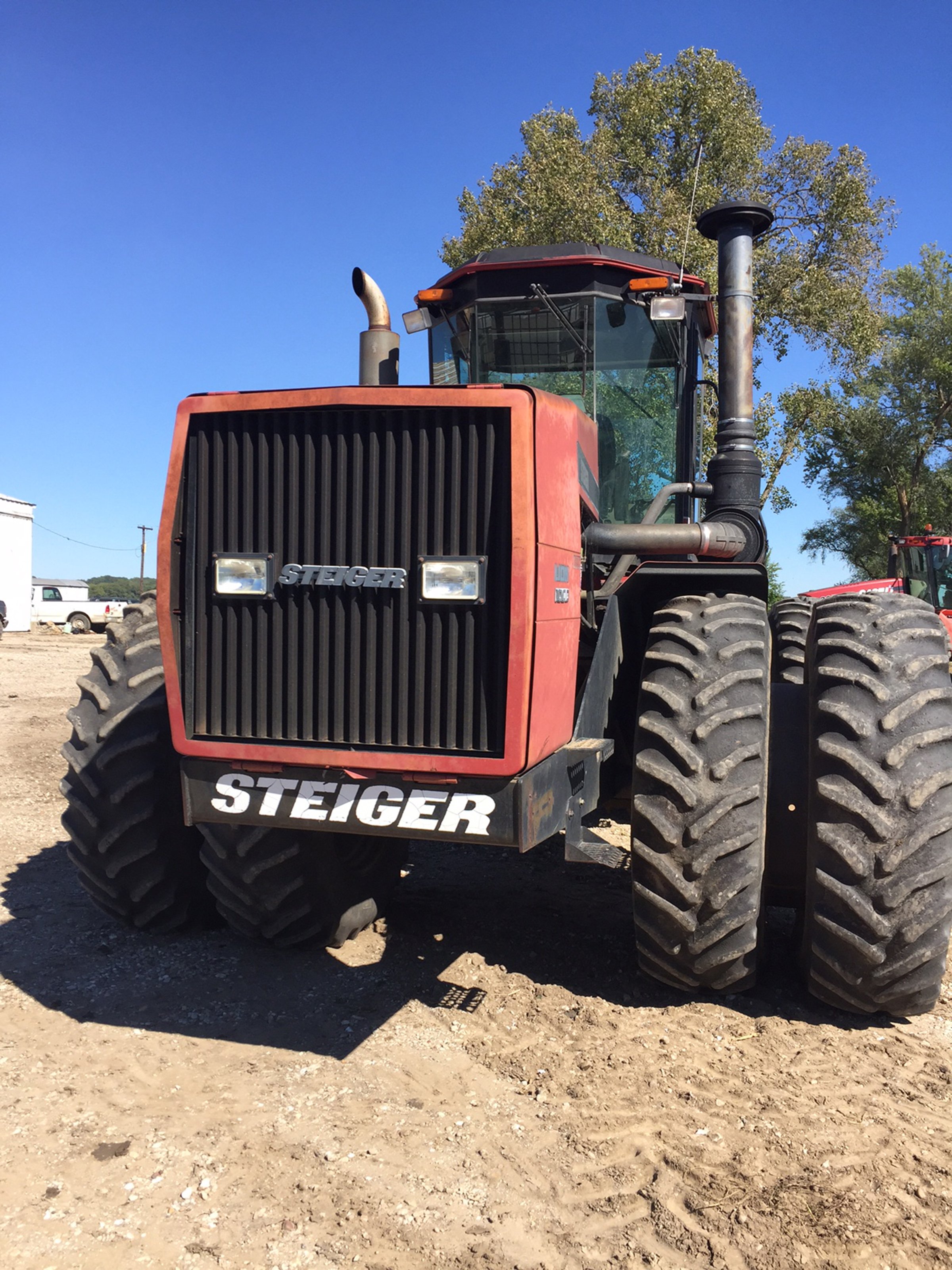Property photo 43 - FARM EQUIPMENT AUCTION IN FULTON COUNTY, ILLINOIS