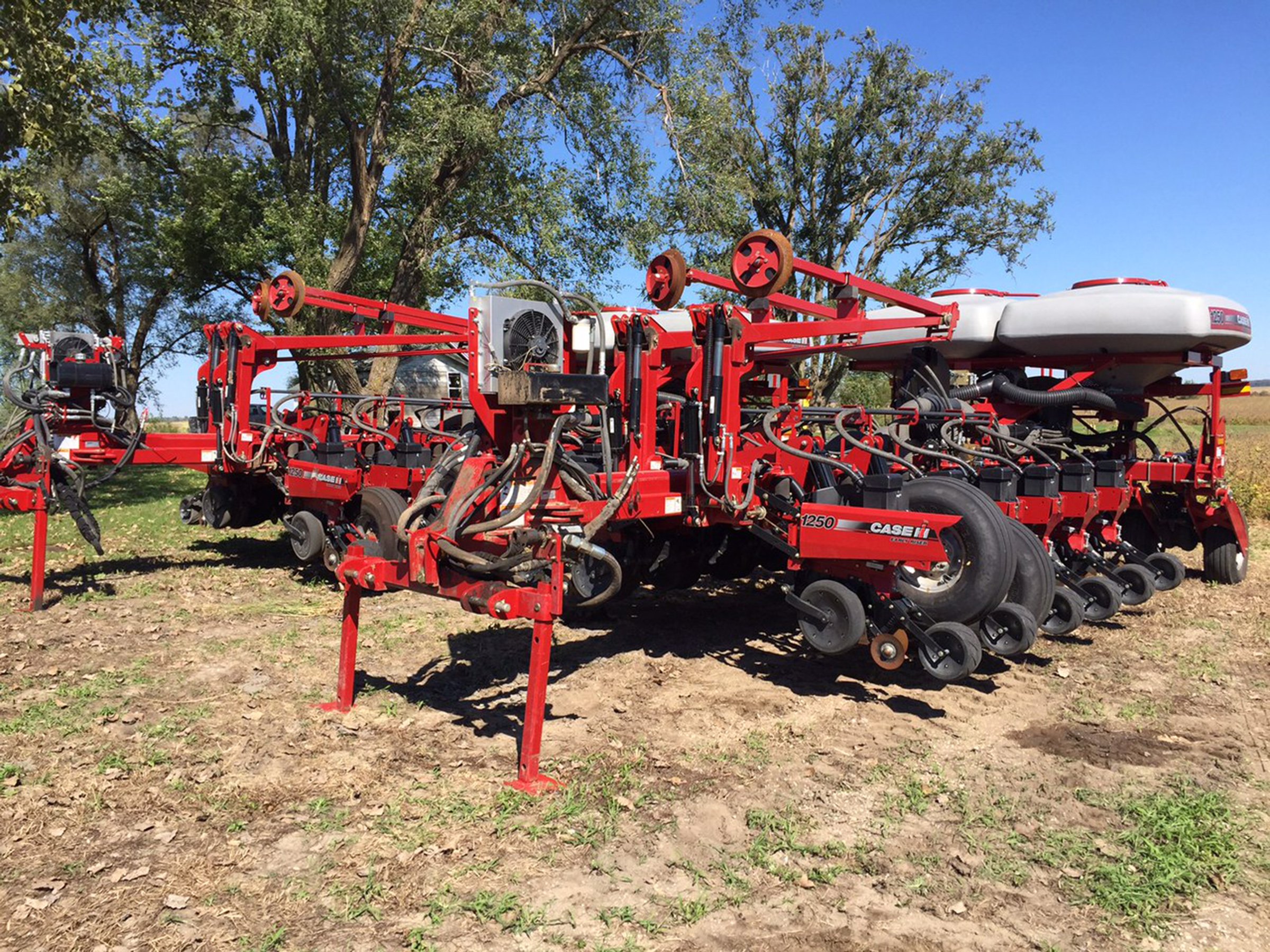 Property photo 60 - FARM EQUIPMENT AUCTION IN FULTON COUNTY, ILLINOIS