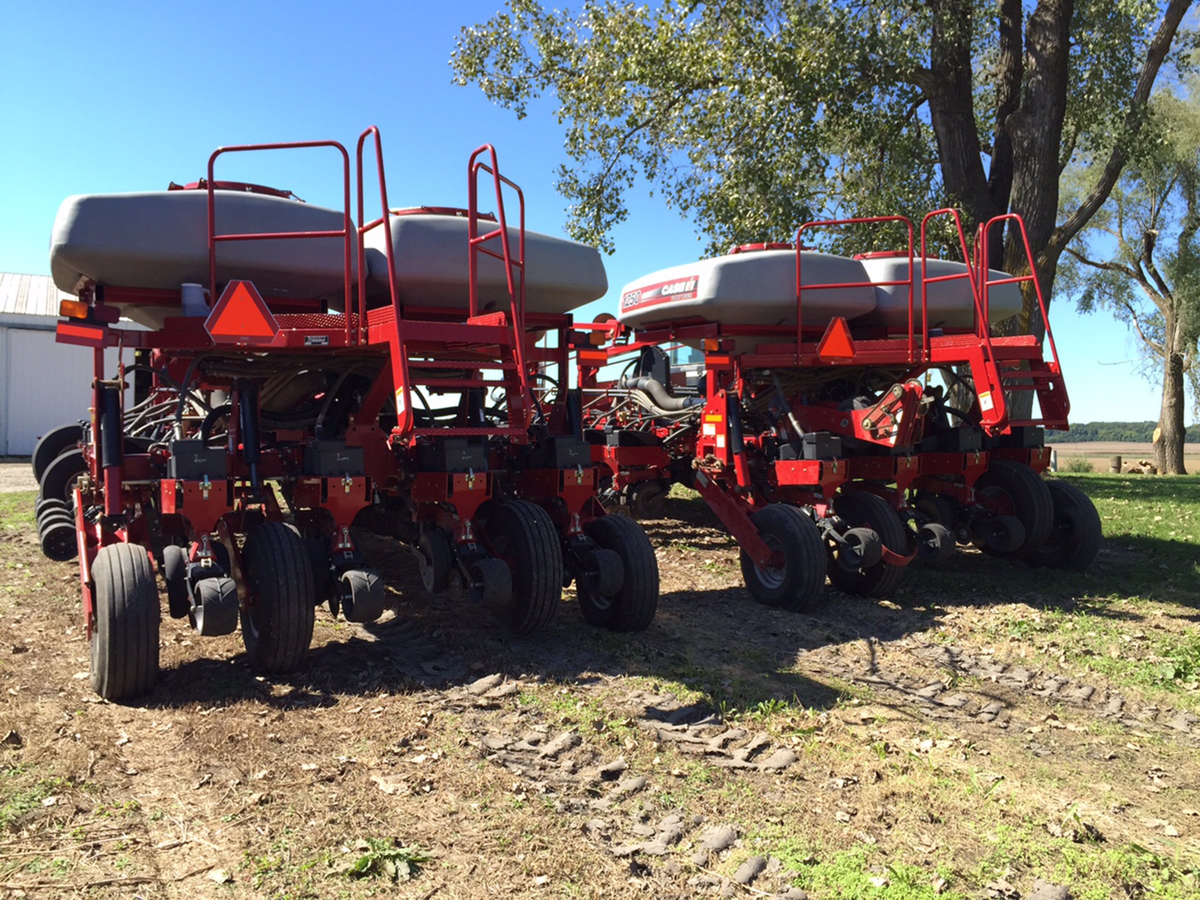Property photo 8 - FARM EQUIPMENT AUCTION IN FULTON COUNTY, ILLINOIS