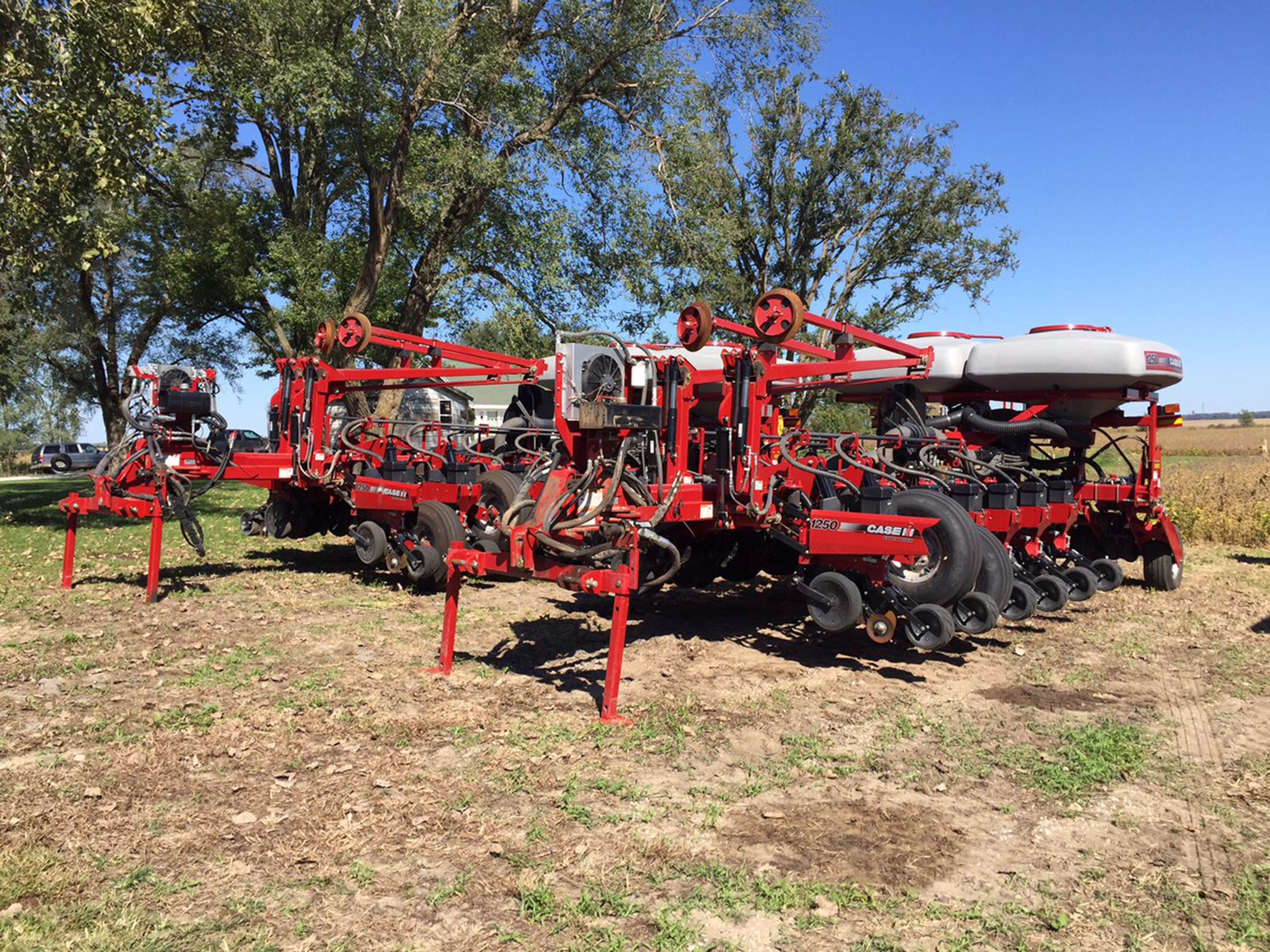 Property photo 92 - FARM EQUIPMENT AUCTION IN FULTON COUNTY, ILLINOIS