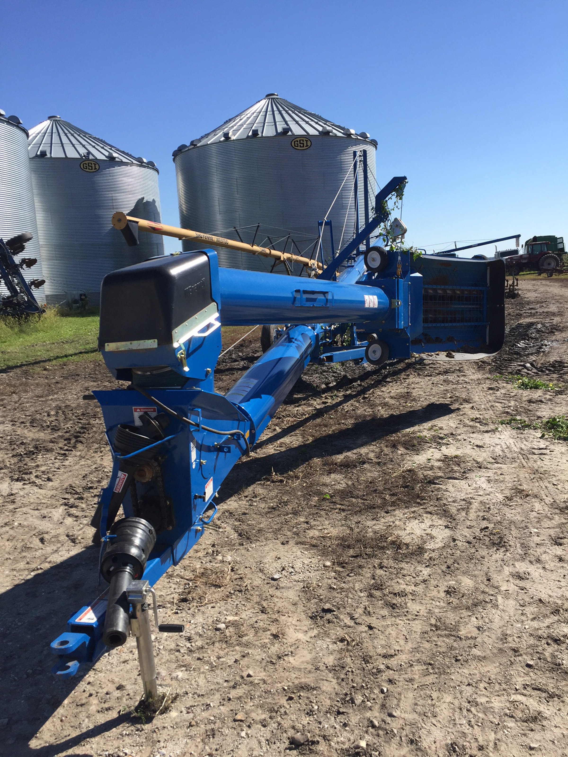 Property photo 99 - FARM EQUIPMENT AUCTION IN FULTON COUNTY, ILLINOIS