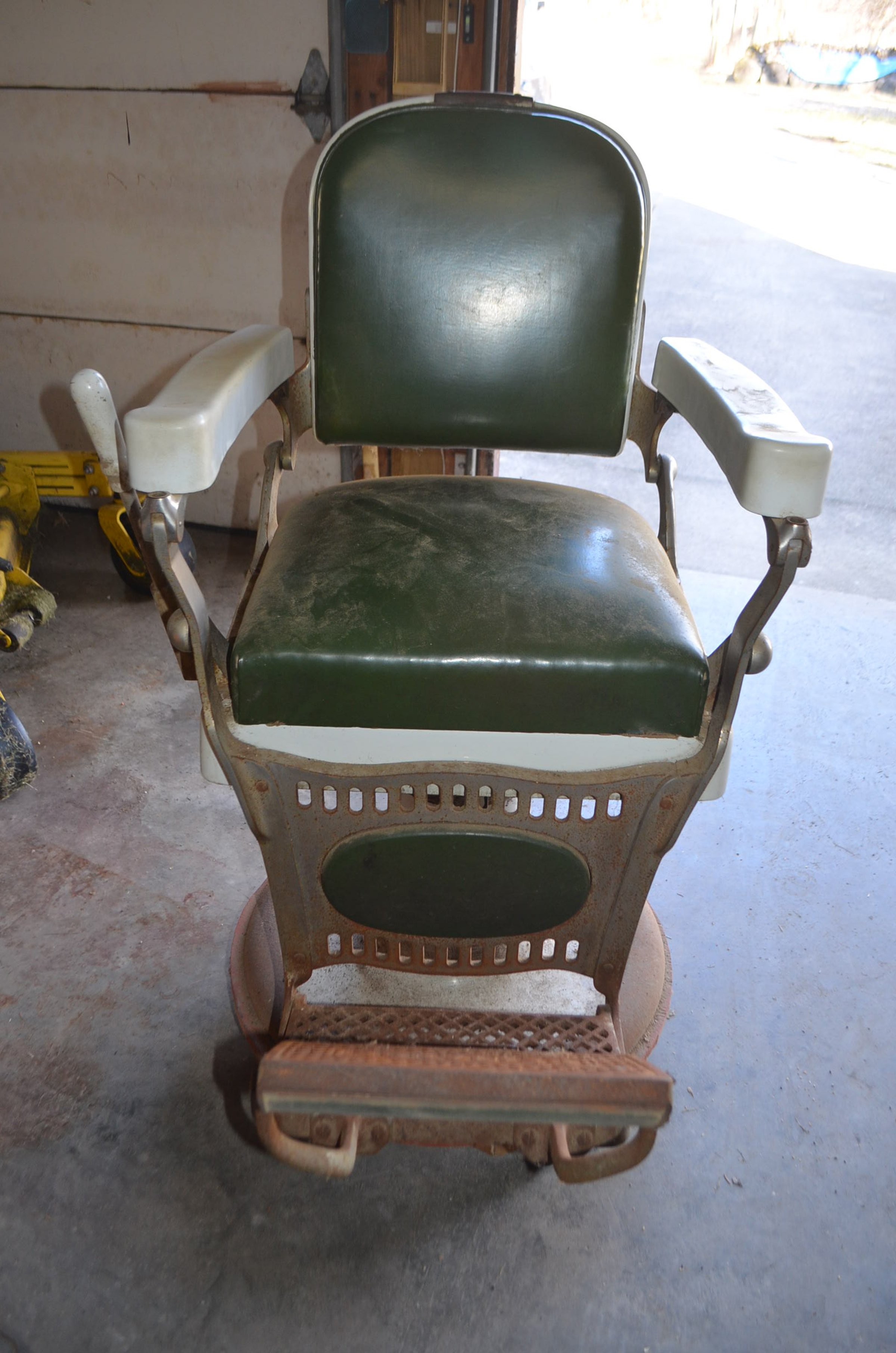 Property photo 7 - LARGE COLLECTIBLE & ANTIQUE AUCTION IN ALLEN COUNTY, INDIANA