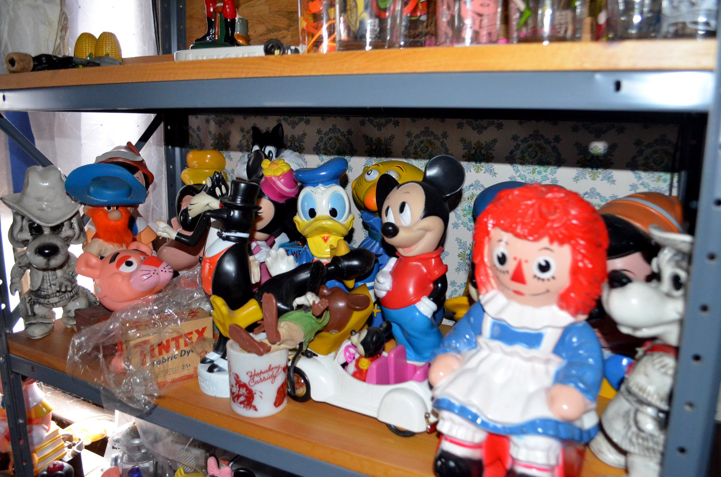 Property photo 9 - LARGE COLLECTIBLE & ANTIQUE AUCTION IN ALLEN COUNTY, INDIANA