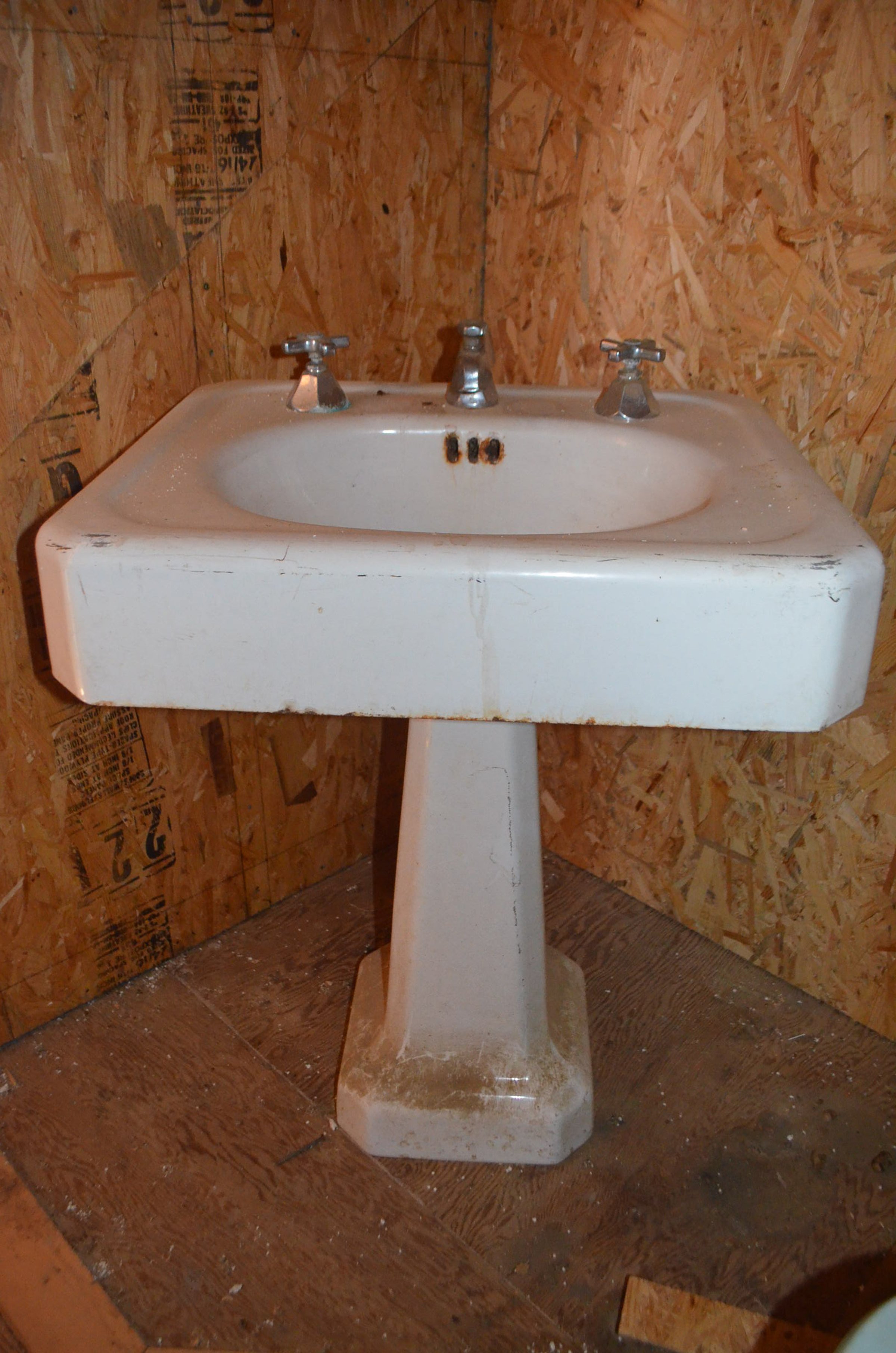 Property photo 32 - LARGE COLLECTIBLE & ANTIQUE AUCTION IN ALLEN COUNTY, INDIANA