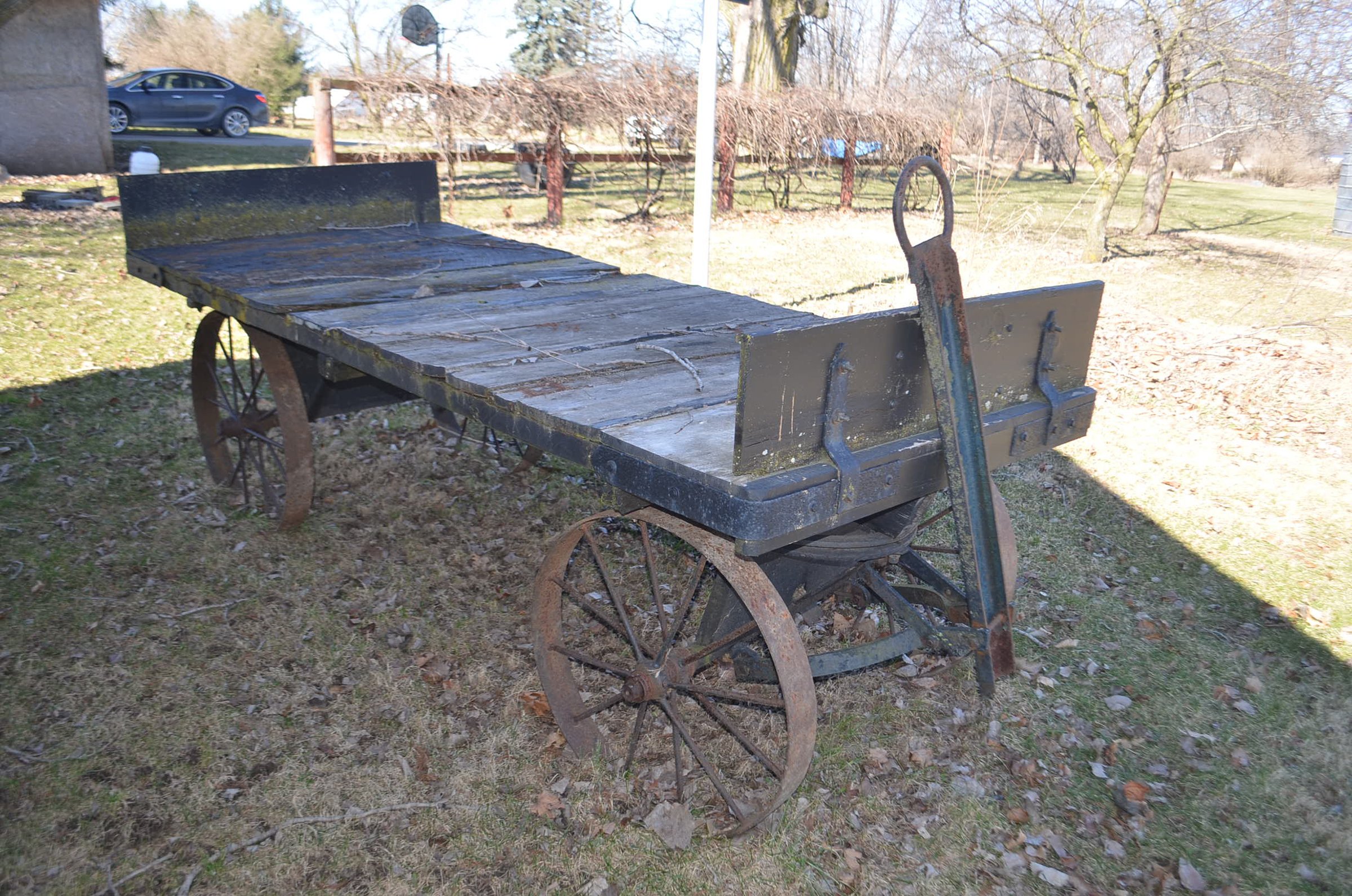 Property photo 2 - LARGE COLLECTIBLE & ANTIQUE AUCTION IN ALLEN COUNTY, INDIANA