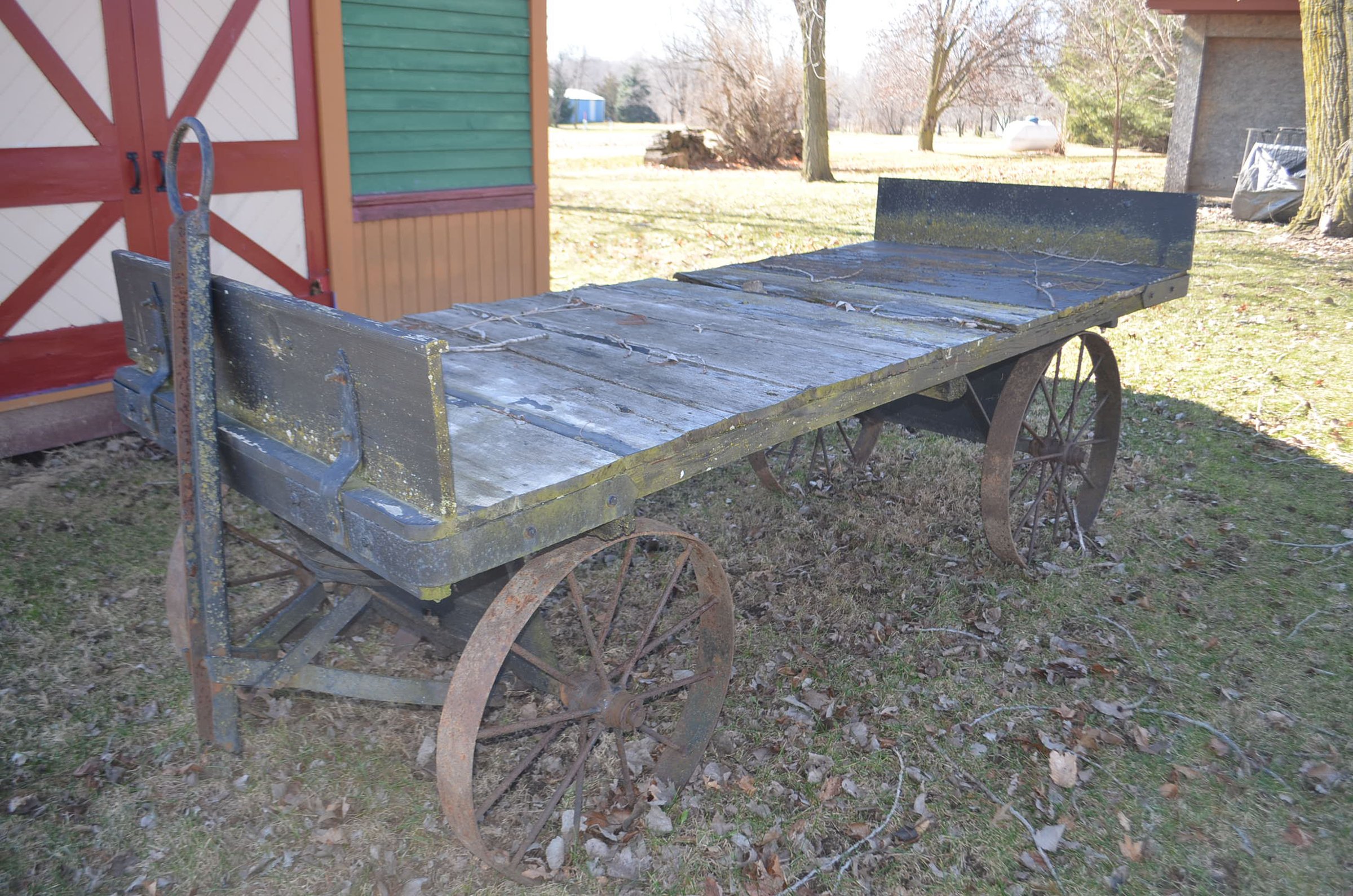 Property photo 1 - LARGE COLLECTIBLE & ANTIQUE AUCTION IN ALLEN COUNTY, INDIANA