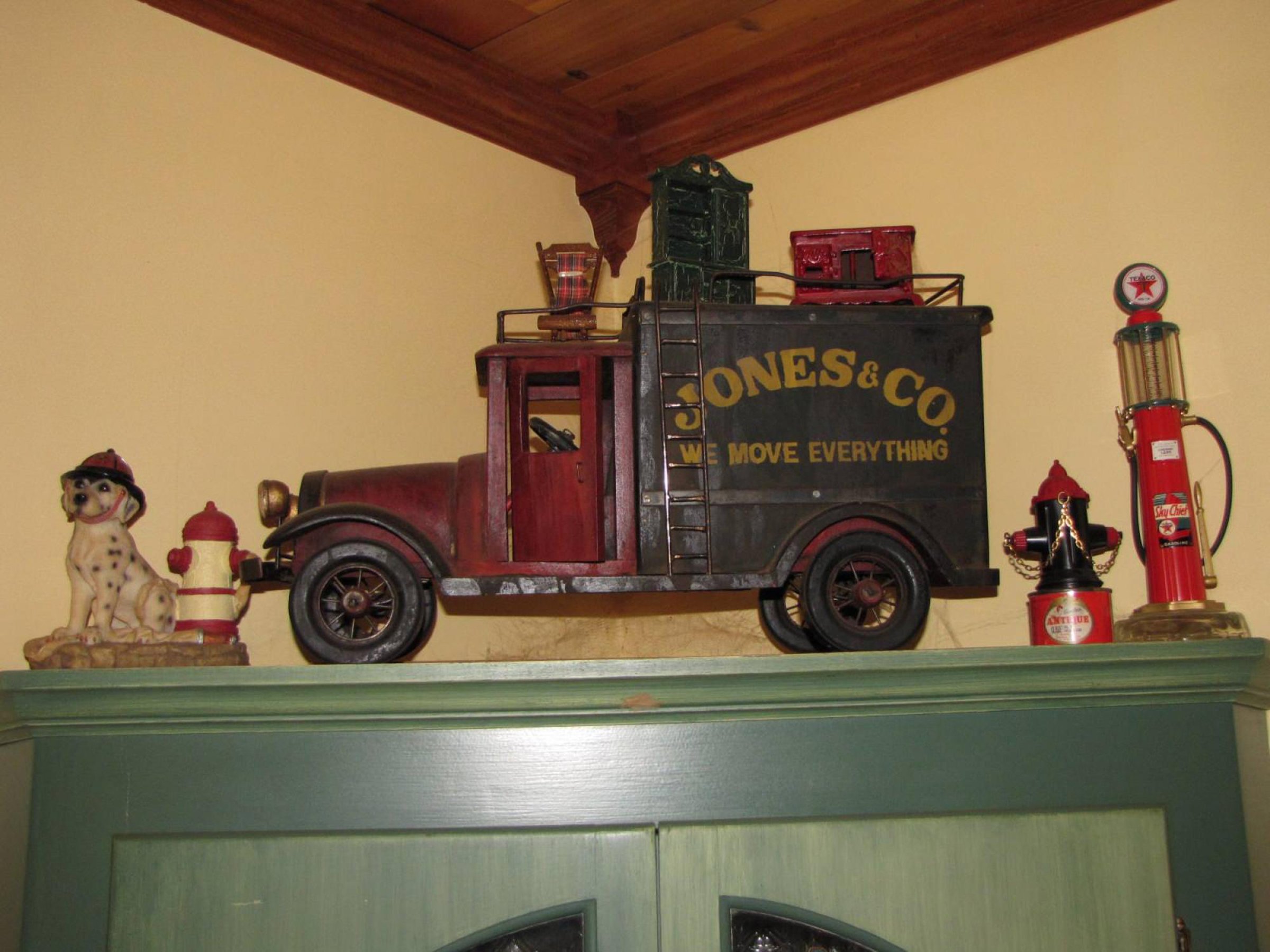 Property photo 103 - LARGE COLLECTIBLE & ANTIQUE AUCTION IN ALLEN COUNTY, INDIANA
