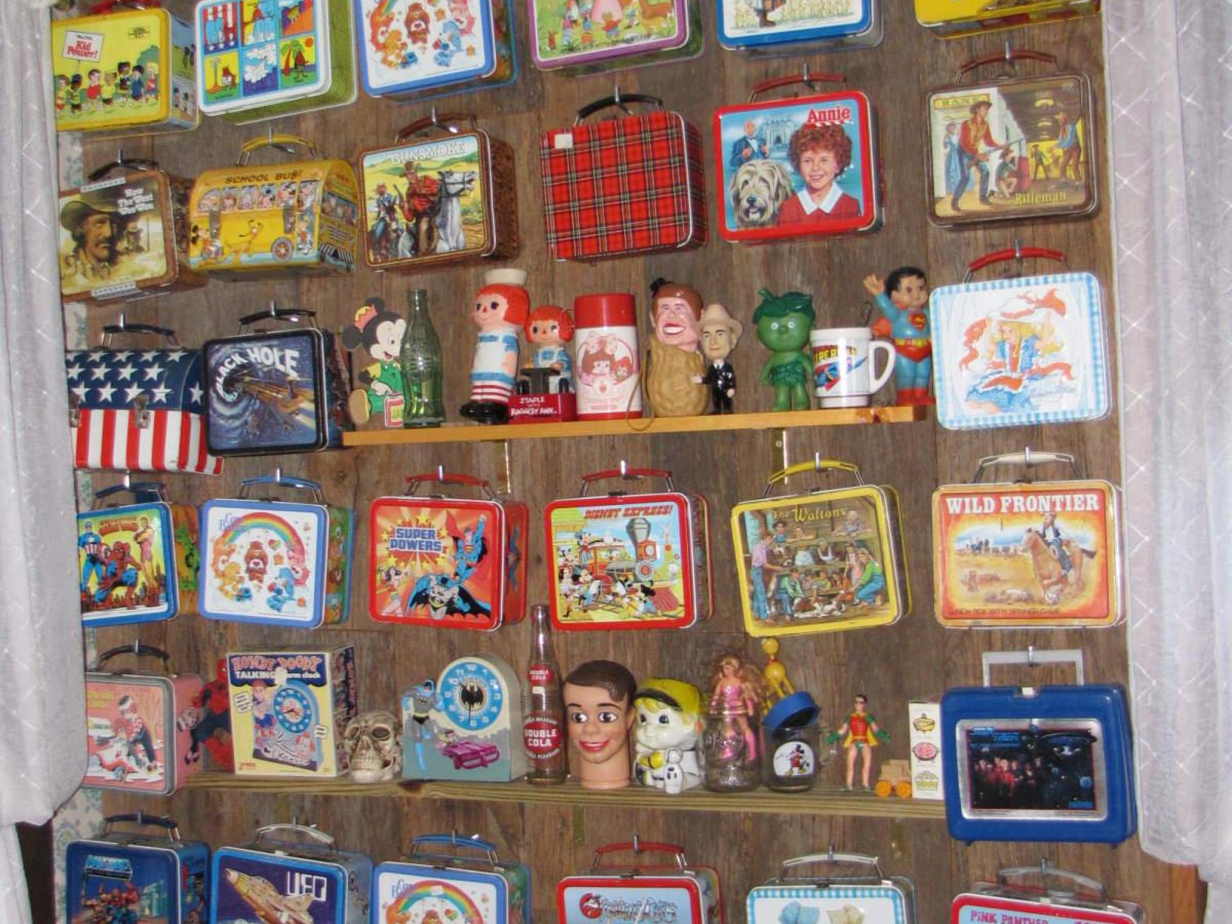 Property photo 107 - LARGE COLLECTIBLE & ANTIQUE AUCTION IN ALLEN COUNTY, INDIANA