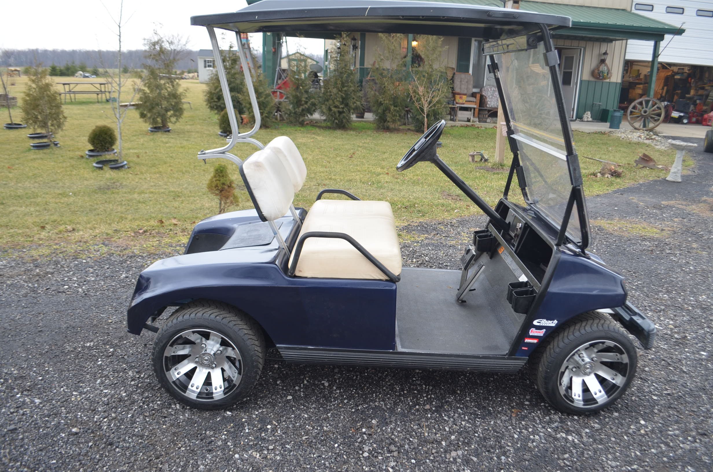 Property photo 44 - PERSONAL PROPERTY & ANTIQUE TRACTORS AUCTION IN HUNTINGTON COUNTY, INDIANA