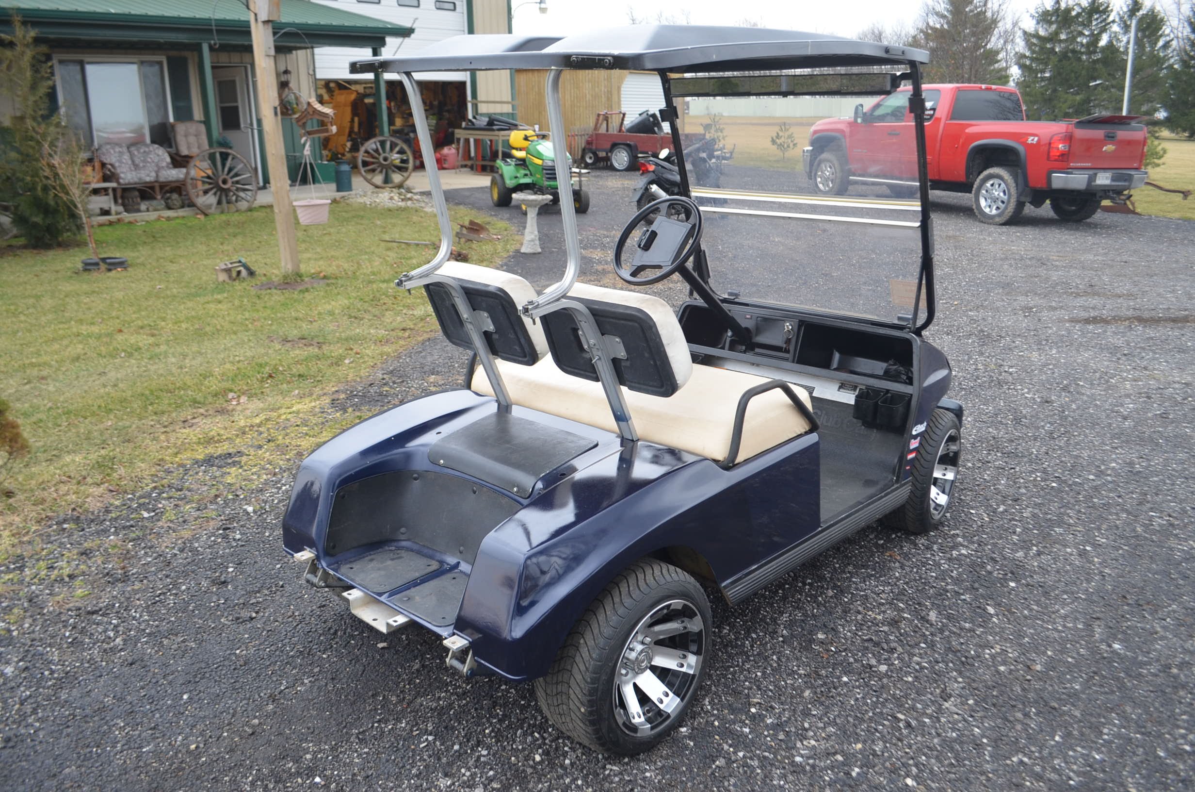 Property photo 46 - PERSONAL PROPERTY & ANTIQUE TRACTORS AUCTION IN HUNTINGTON COUNTY, INDIANA