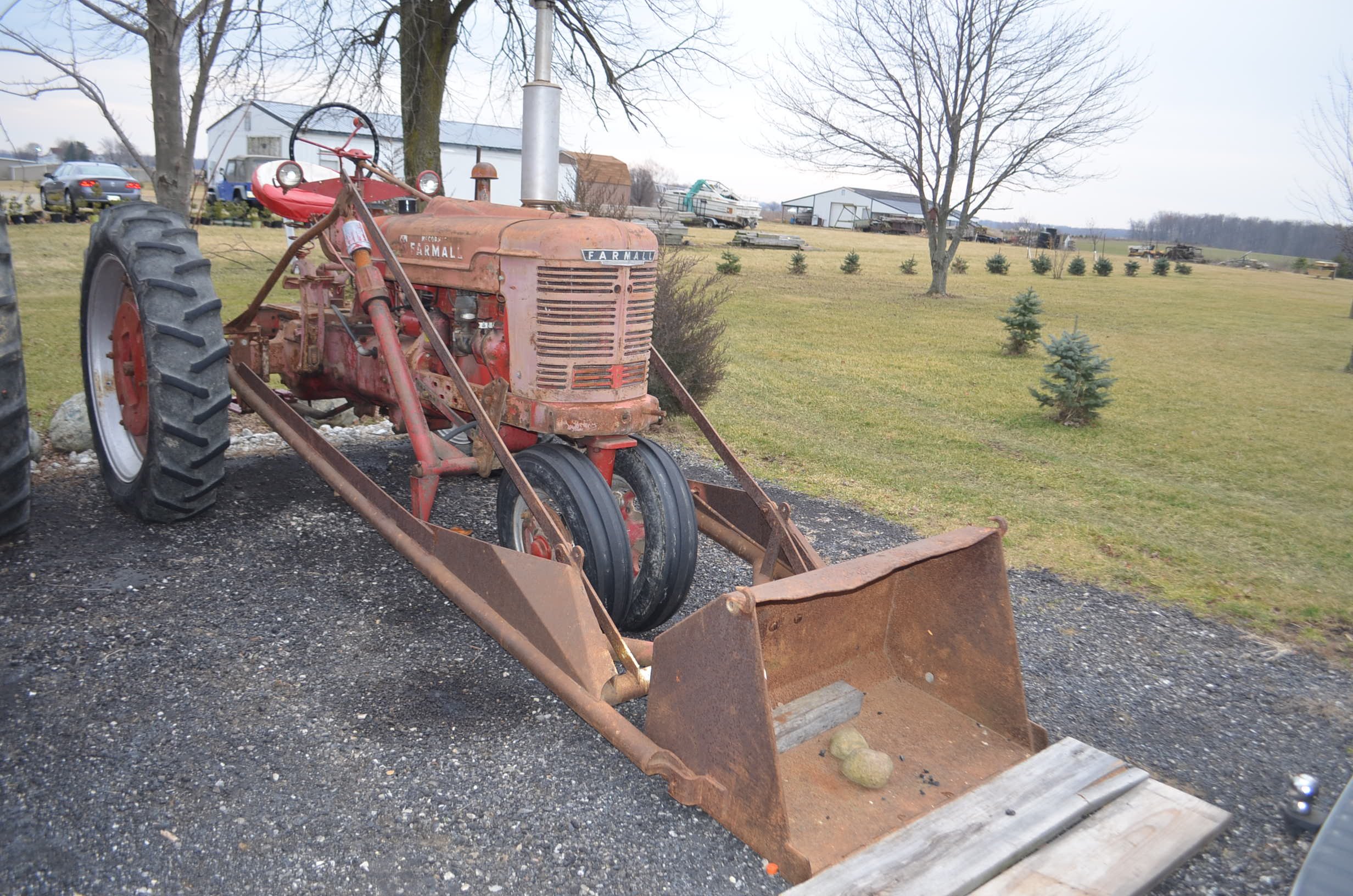 Property photo 4 - PERSONAL PROPERTY & ANTIQUE TRACTORS AUCTION IN HUNTINGTON COUNTY, INDIANA